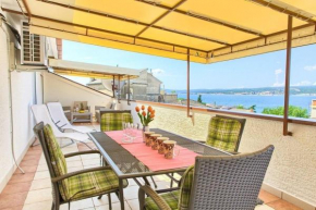 Ideale Ferienwohnung in Crikvenica mit Garten, Terrasse und Grill